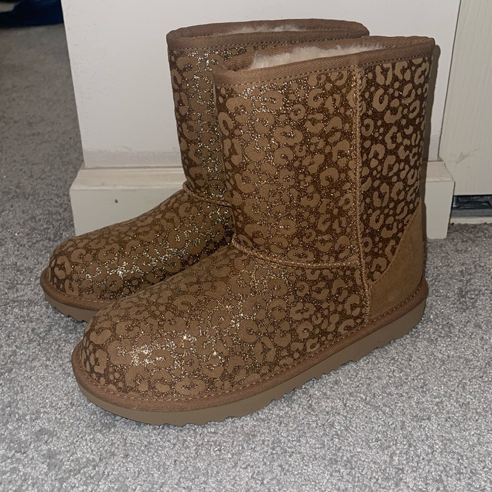 Glitter cheetah print Uggs